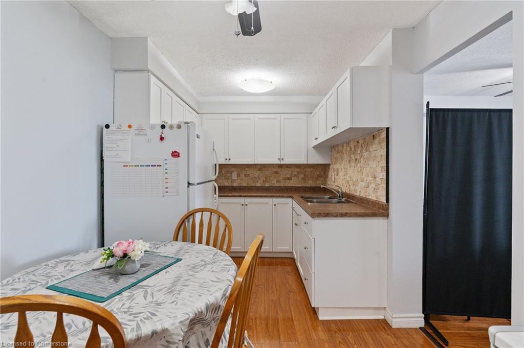 611-225 Harvard Place, Waterloo, ON - Indoor