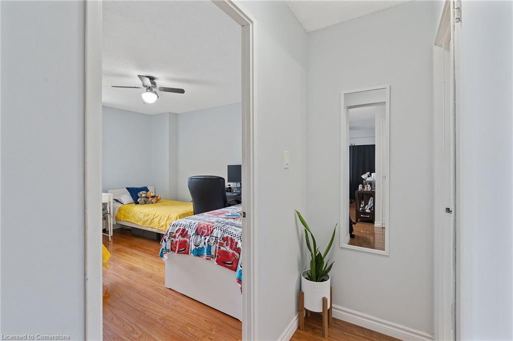 611-225 Harvard Place, Waterloo, ON - Indoor Photo Showing Bedroom