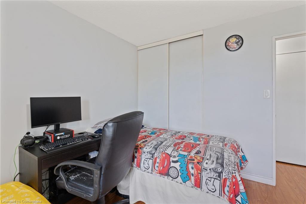 611-225 Harvard Place, Waterloo, ON - Indoor