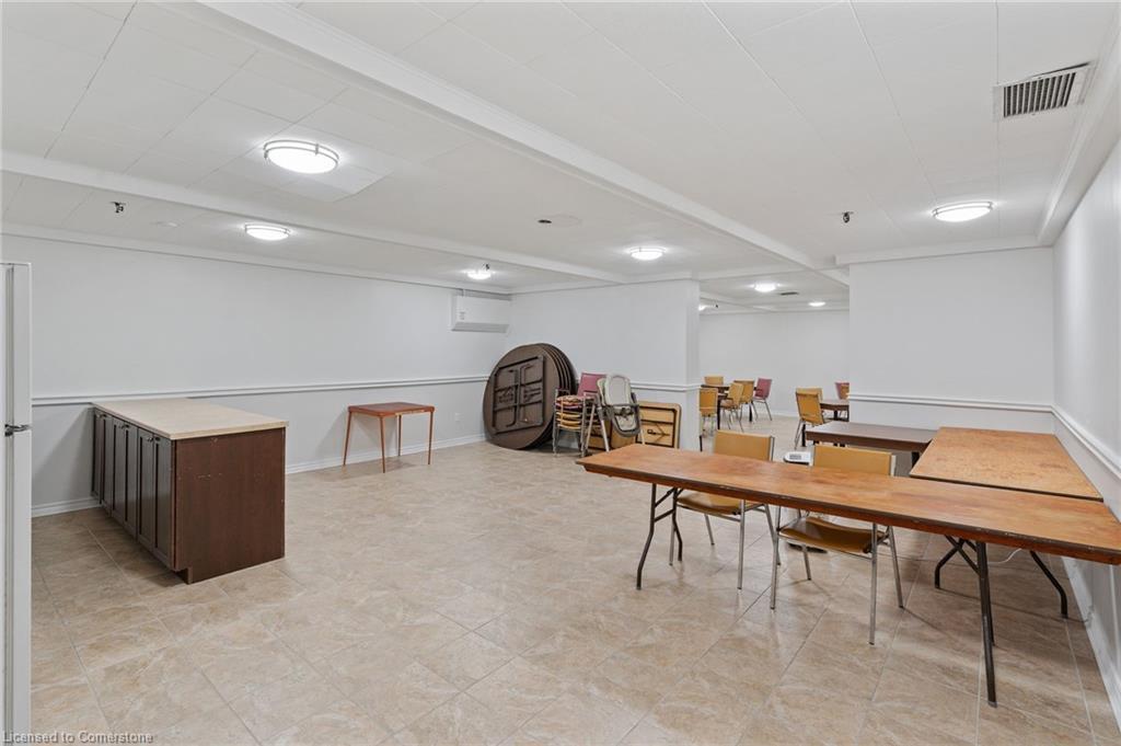 611-225 Harvard Place, Waterloo, ON - Indoor