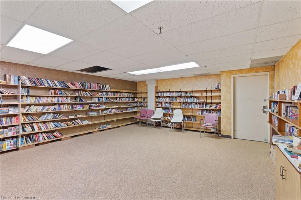 611-225 Harvard Place, Waterloo, ON - Indoor