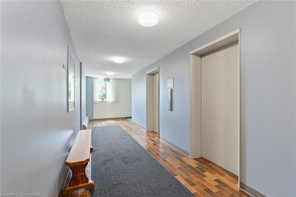 611-225 Harvard Place, Waterloo, ON - Indoor Photo Showing Other Room