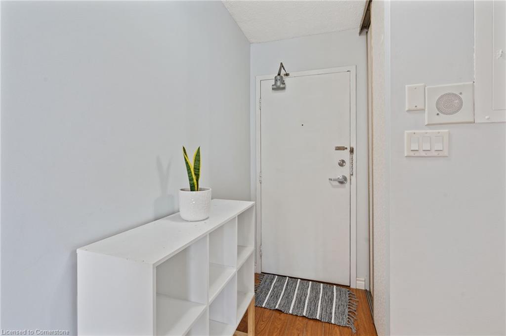 611-225 Harvard Place, Waterloo, ON - Indoor Photo Showing Other Room