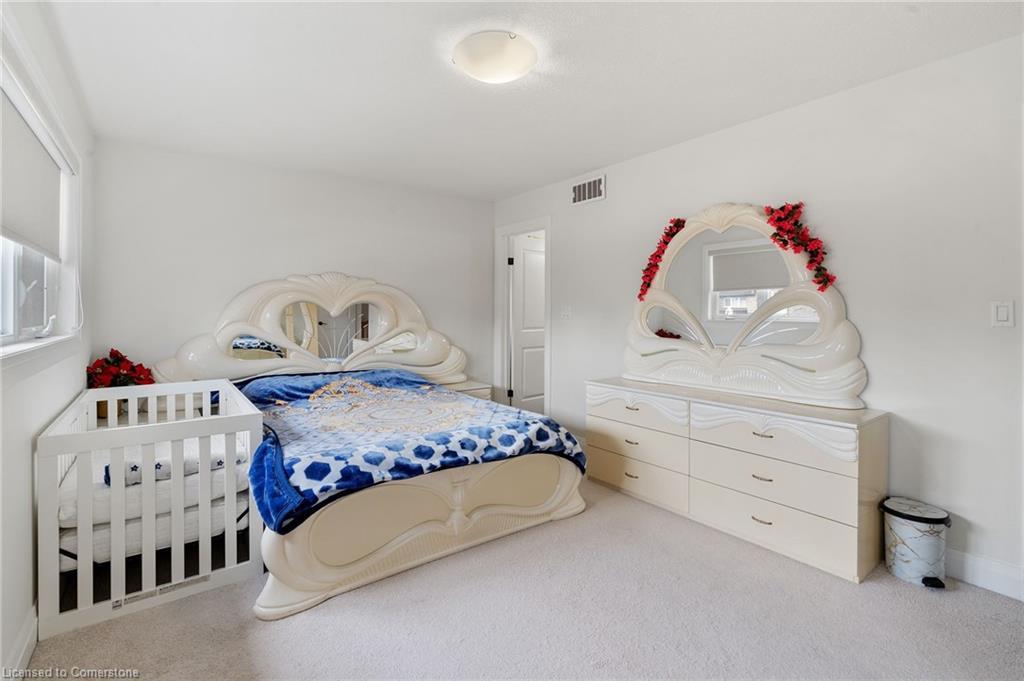 47 Pondcliffe Drive, Kitchener, ON - Indoor Photo Showing Bedroom
