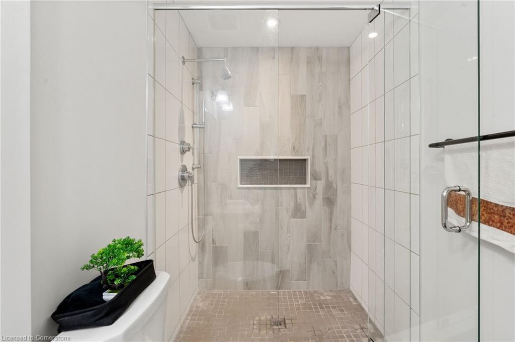 47 Pondcliffe Drive, Kitchener, ON - Indoor Photo Showing Bathroom