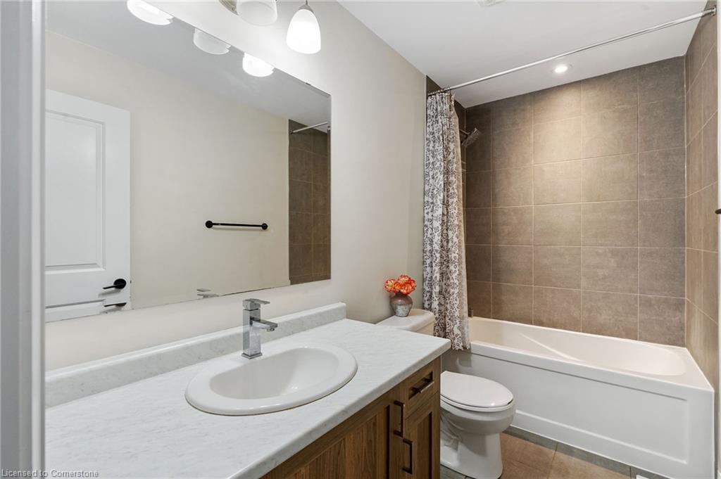 47 Pondcliffe Drive, Kitchener, ON - Indoor Photo Showing Bathroom