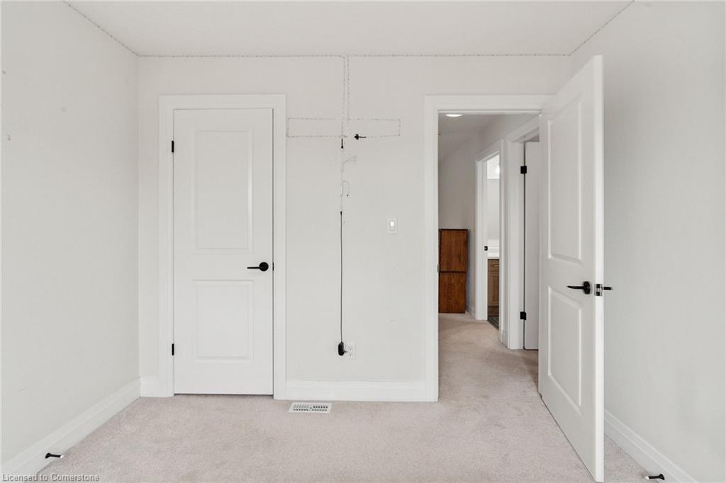 47 Pondcliffe Drive, Kitchener, ON - Indoor Photo Showing Other Room