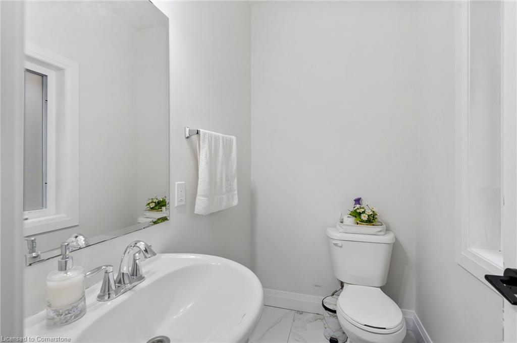 47 Pondcliffe Drive, Kitchener, ON - Indoor Photo Showing Bathroom