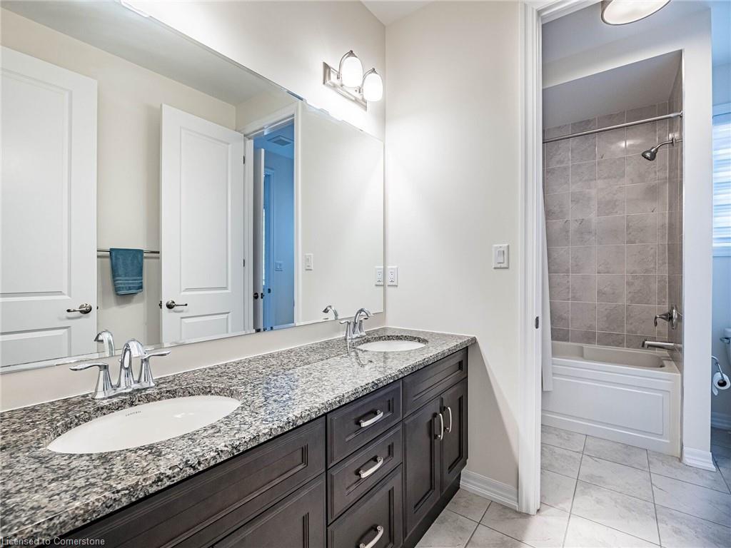 323 Harold Dent Trail, Oakville, ON - Indoor Photo Showing Bathroom