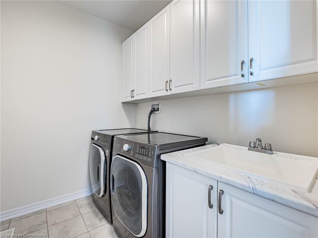323 Harold Dent Trail, Oakville, ON - Indoor Photo Showing Laundry Room