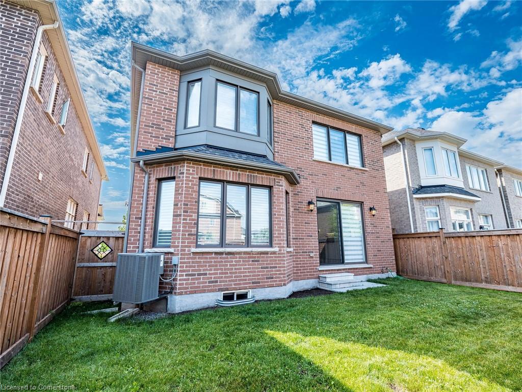 323 Harold Dent Trail, Oakville, ON - Outdoor