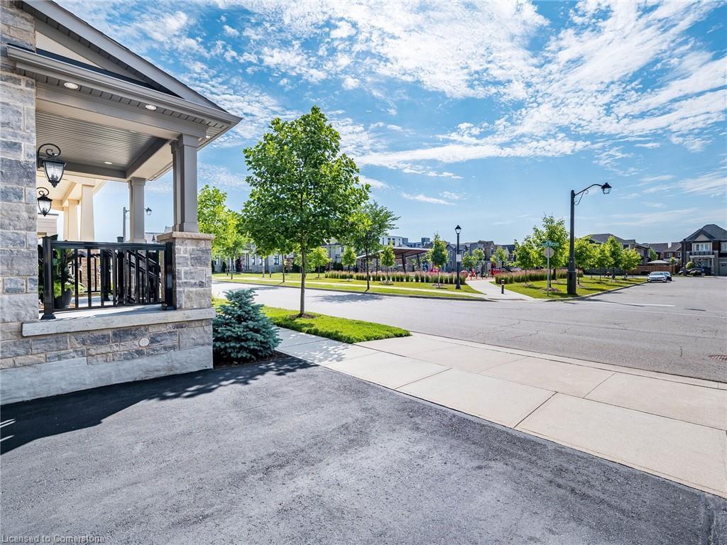 323 Harold Dent Trail, Oakville, ON - Outdoor