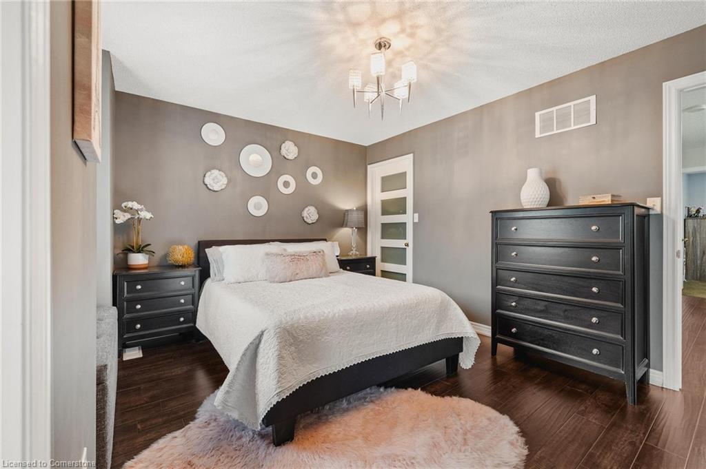 72-250 Ainslie Street S, Cambridge, ON - Indoor Photo Showing Bedroom