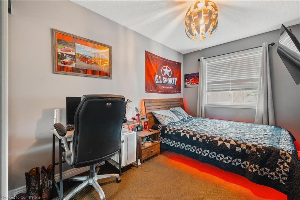 72-250 Ainslie Street S, Cambridge, ON - Indoor Photo Showing Bedroom