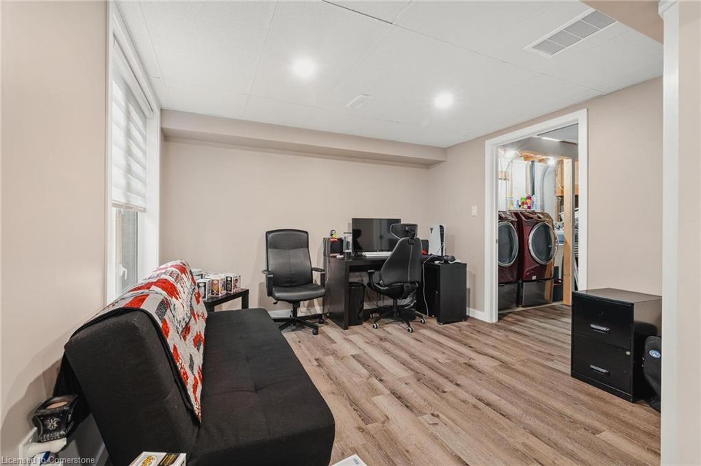 72-250 Ainslie Street S, Cambridge, ON - Indoor
