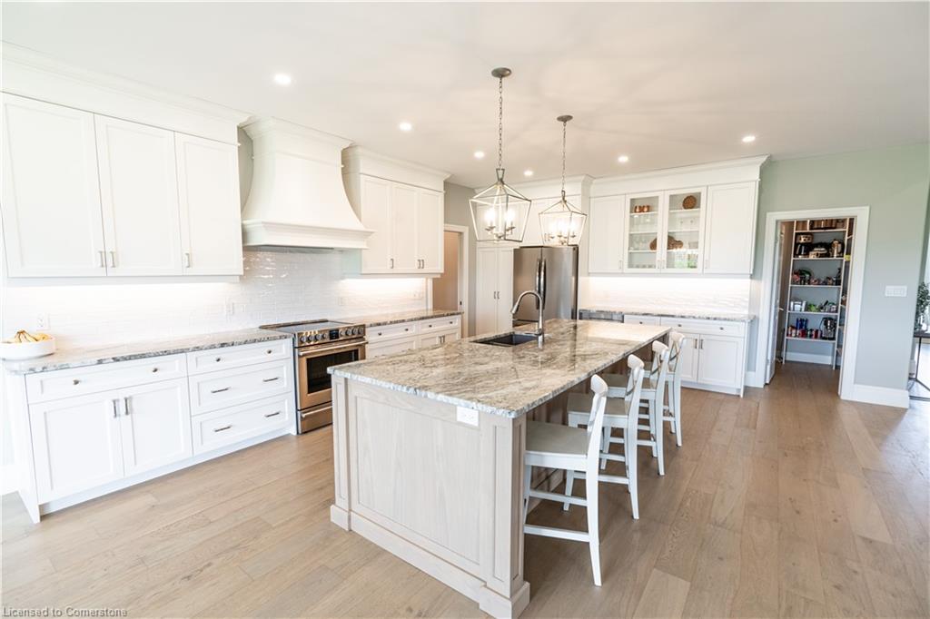 21 Hudson Drive, Brantford, ON - Indoor Photo Showing Kitchen With Upgraded Kitchen