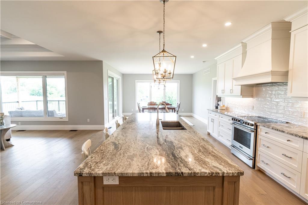 21 Hudson Drive, Brantford, ON - Indoor Photo Showing Kitchen With Upgraded Kitchen