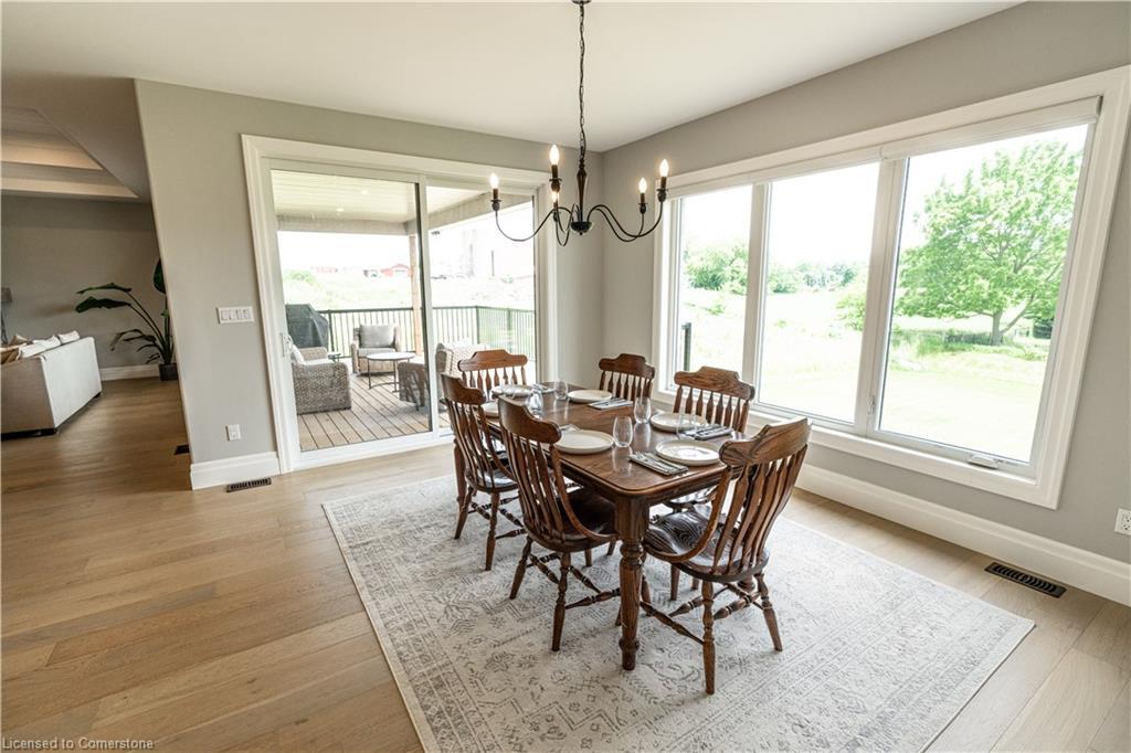 21 Hudson Drive, Brantford, ON - Indoor Photo Showing Dining Room