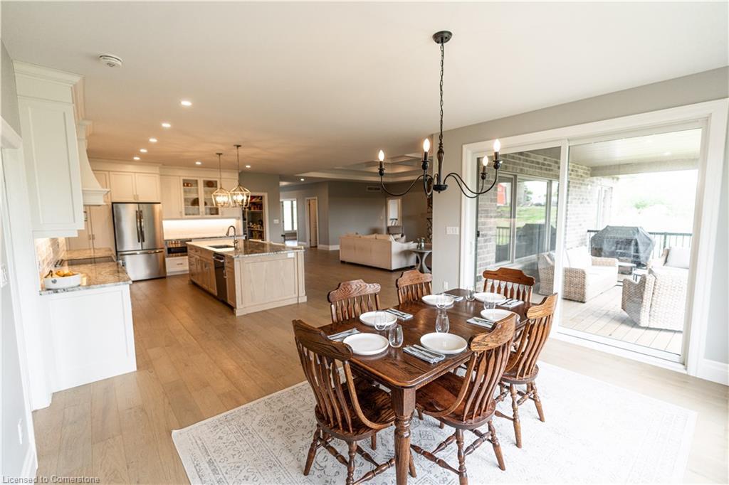21 Hudson Drive, Brantford, ON - Indoor Photo Showing Dining Room