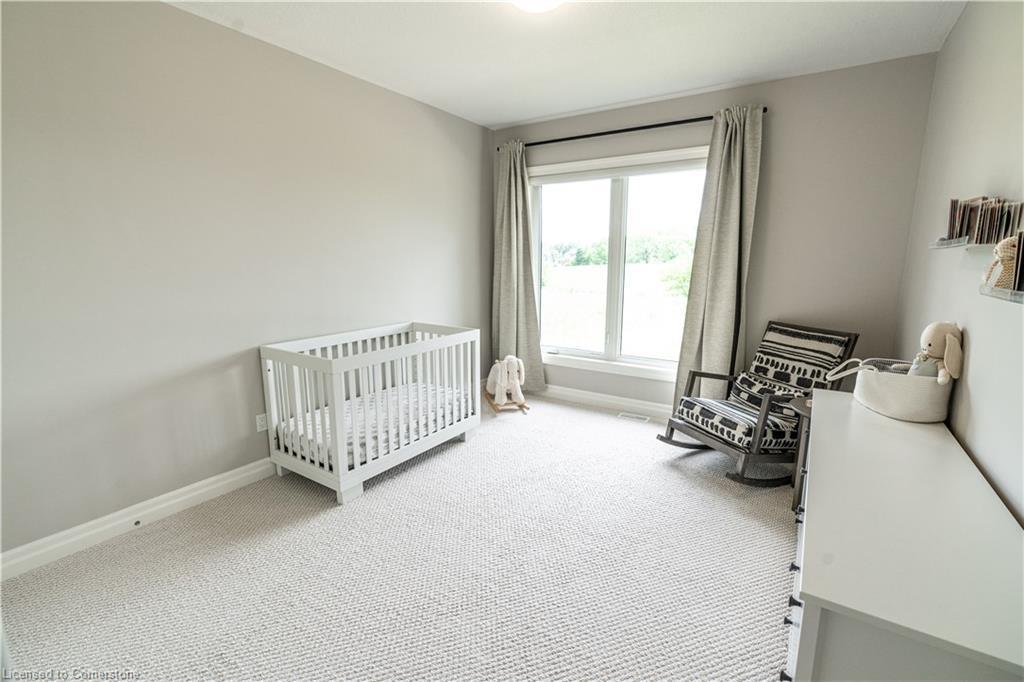 21 Hudson Drive, Brantford, ON - Indoor Photo Showing Bedroom