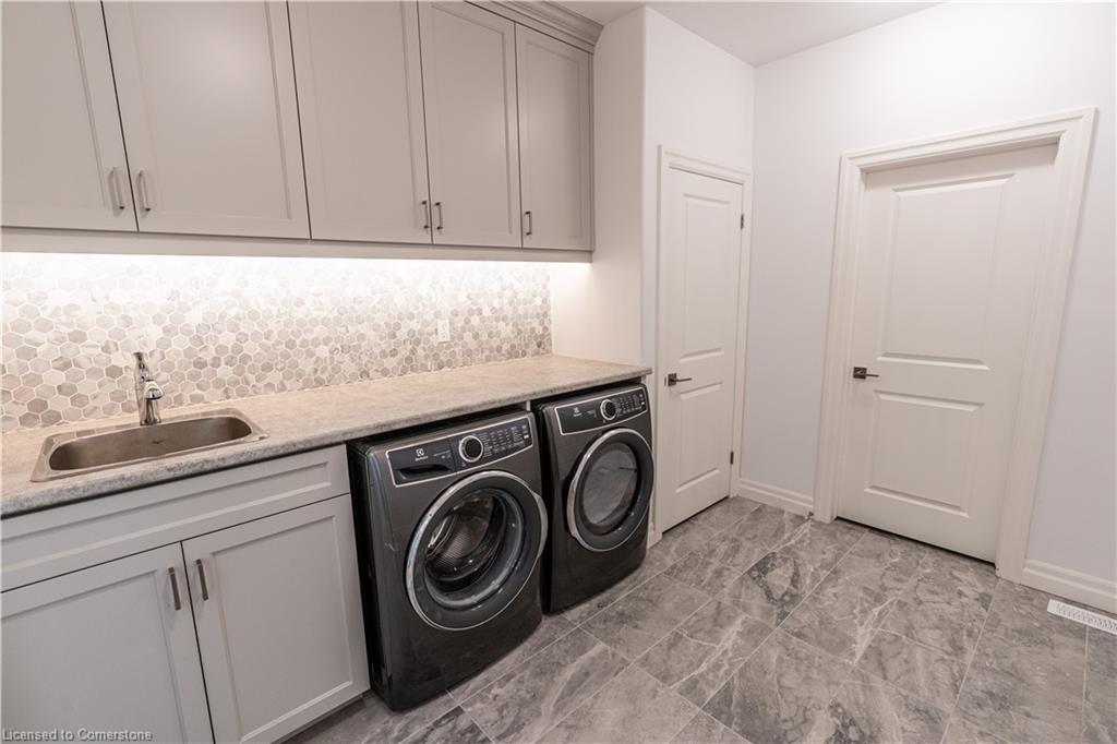 21 Hudson Drive, Brantford, ON - Indoor Photo Showing Laundry Room