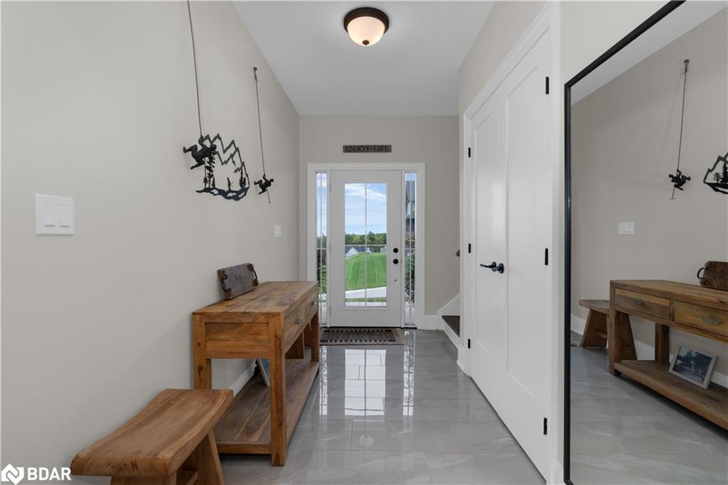 28 Thoroughbred Drive, Oro-Medonte, ON - Indoor Photo Showing Other Room