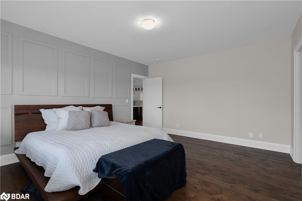 28 Thoroughbred Drive, Oro-Medonte, ON - Indoor Photo Showing Bedroom