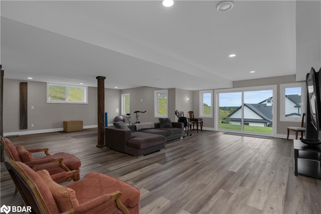 28 Thoroughbred Drive, Oro-Medonte, ON - Indoor