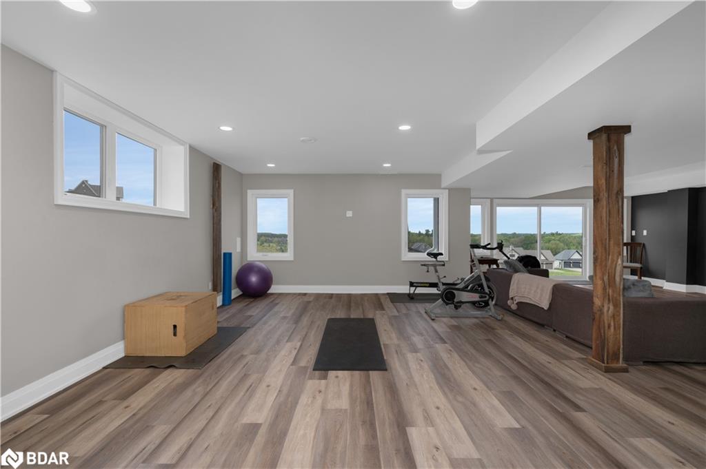 28 Thoroughbred Drive, Oro-Medonte, ON - Indoor Photo Showing Other Room