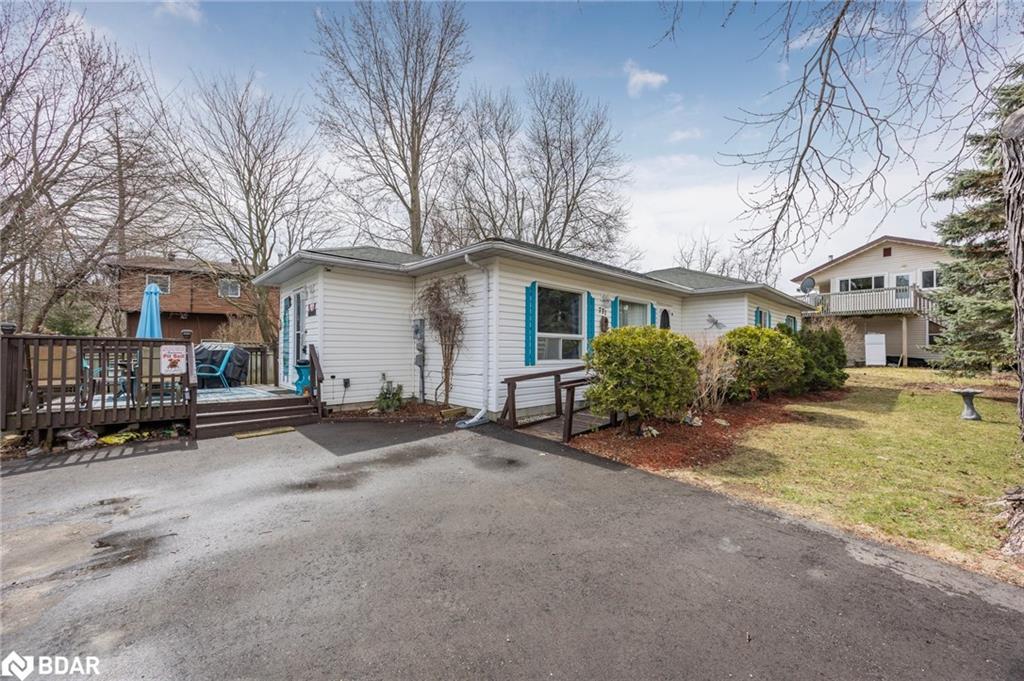 771 Roberts Road, Innisfil, ON - Outdoor With Facade