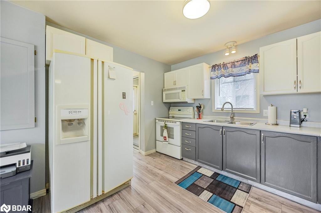 771 Roberts Road, Innisfil, ON - Indoor Photo Showing Kitchen With Double Sink