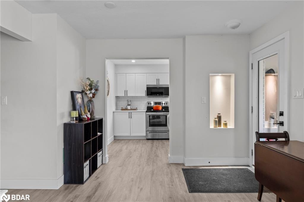 99 Wellington Street E, Barrie, ON - Indoor