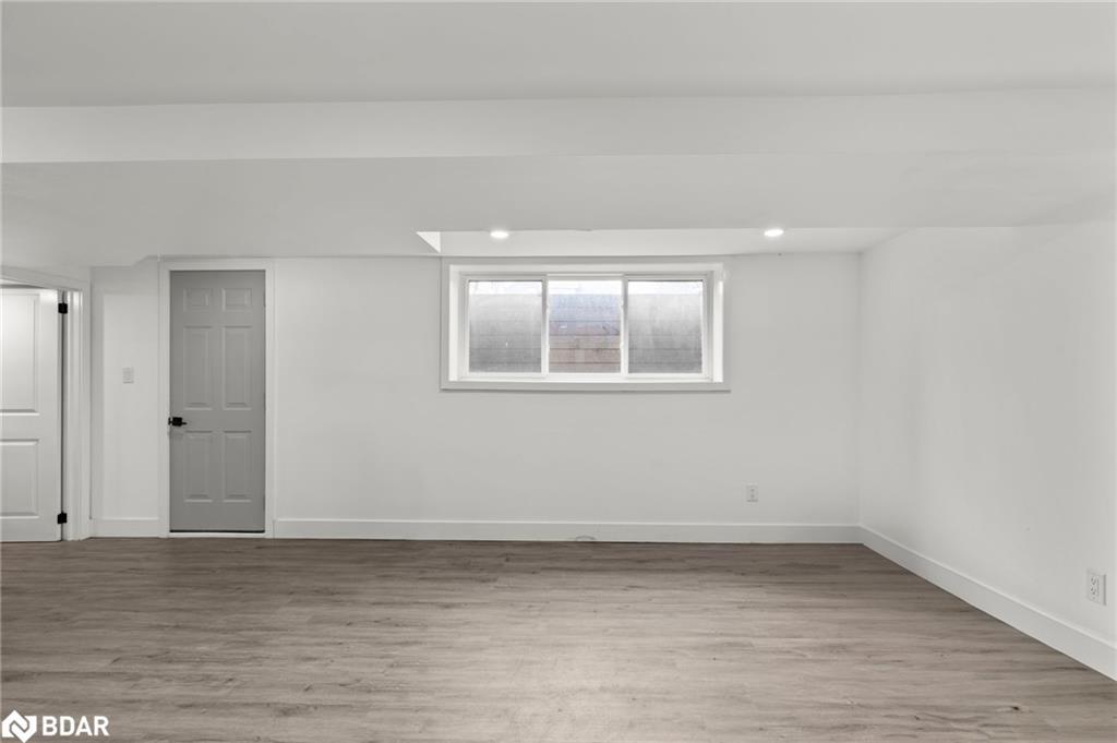 99 Wellington Street E, Barrie, ON - Indoor Photo Showing Other Room