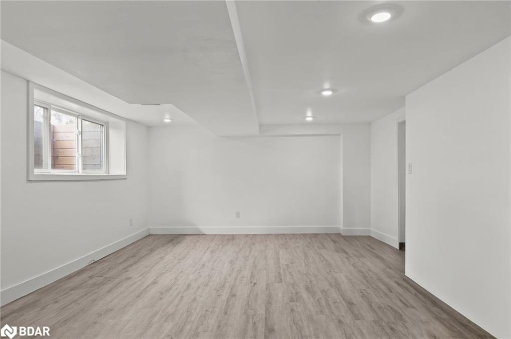 99 Wellington Street E, Barrie, ON - Indoor Photo Showing Other Room