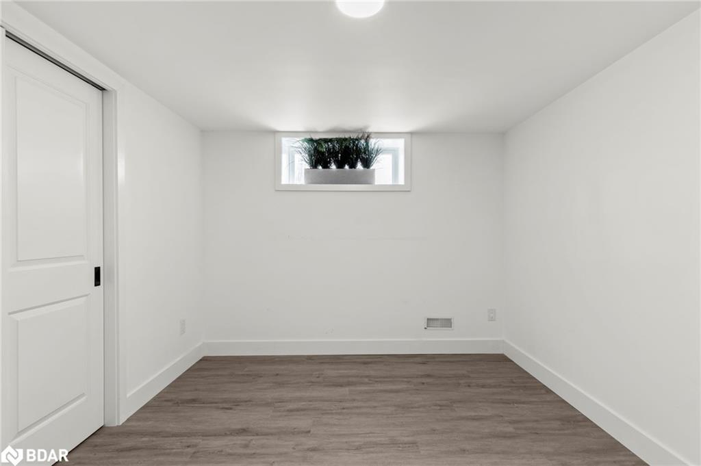 99 Wellington Street E, Barrie, ON - Indoor Photo Showing Other Room