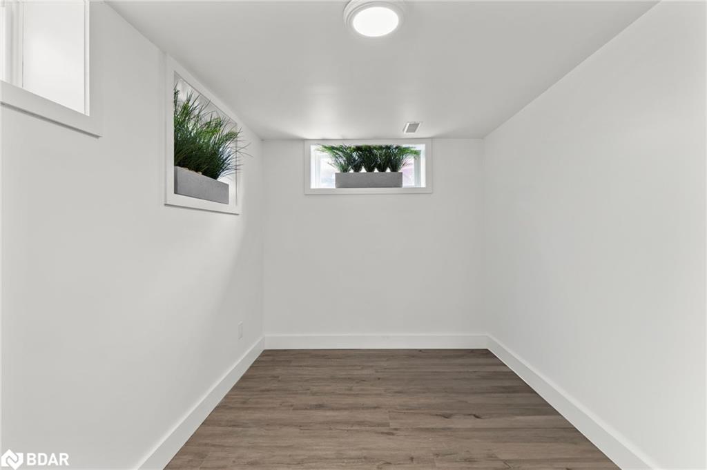 99 Wellington Street E, Barrie, ON - Indoor Photo Showing Other Room