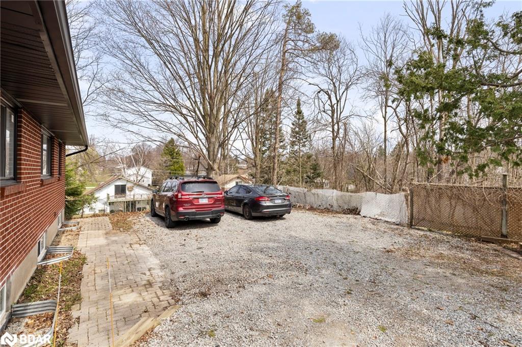 99 Wellington Street E, Barrie, ON - Outdoor