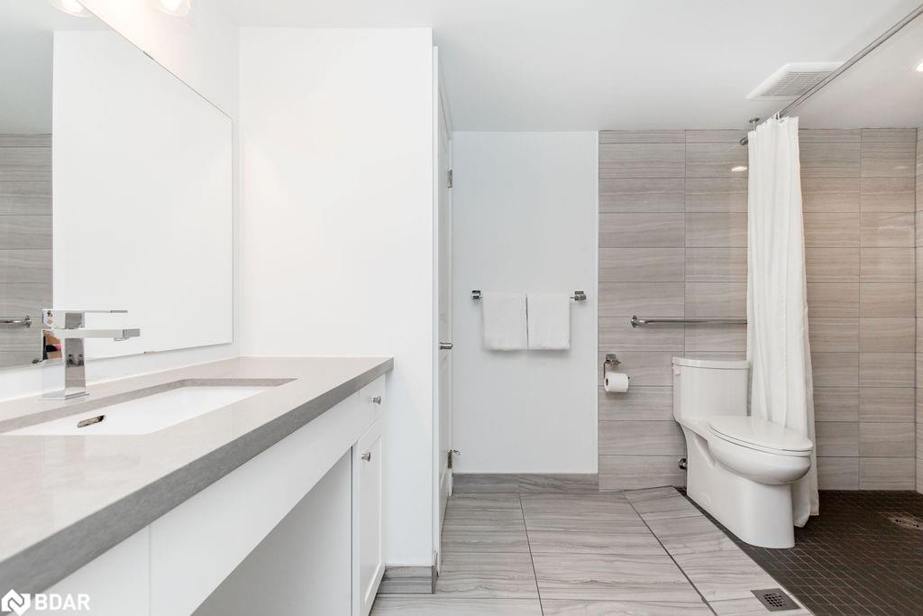 307-80 Horseshoe Boulevard, Oro-Medonte, ON - Indoor Photo Showing Bathroom