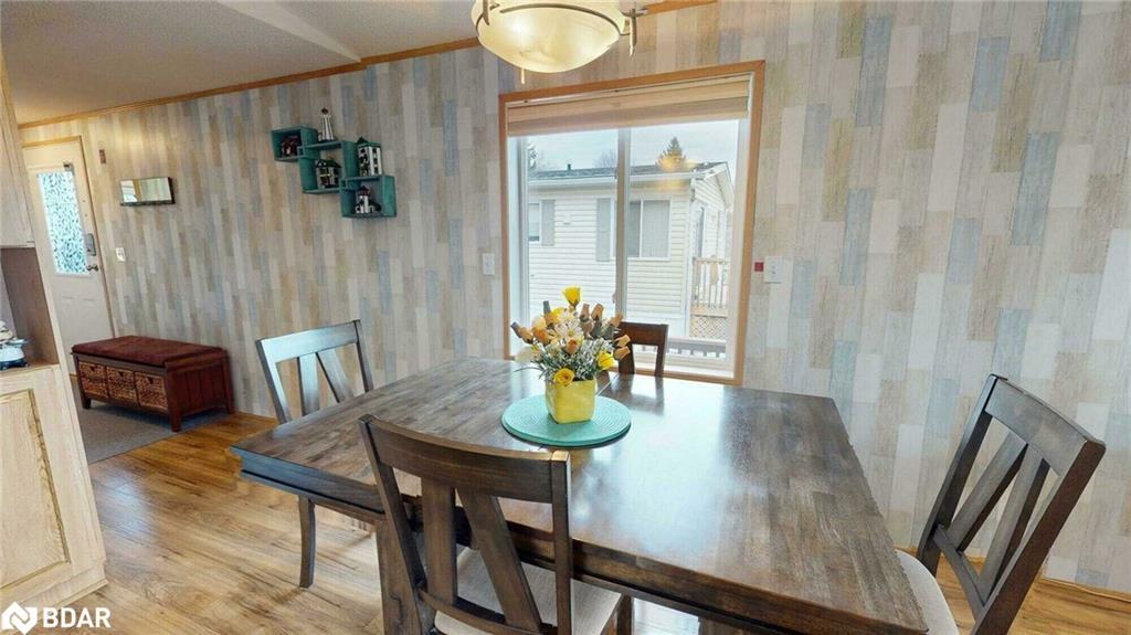 24 Jasper Heights, Puslinch, ON - Indoor Photo Showing Dining Room