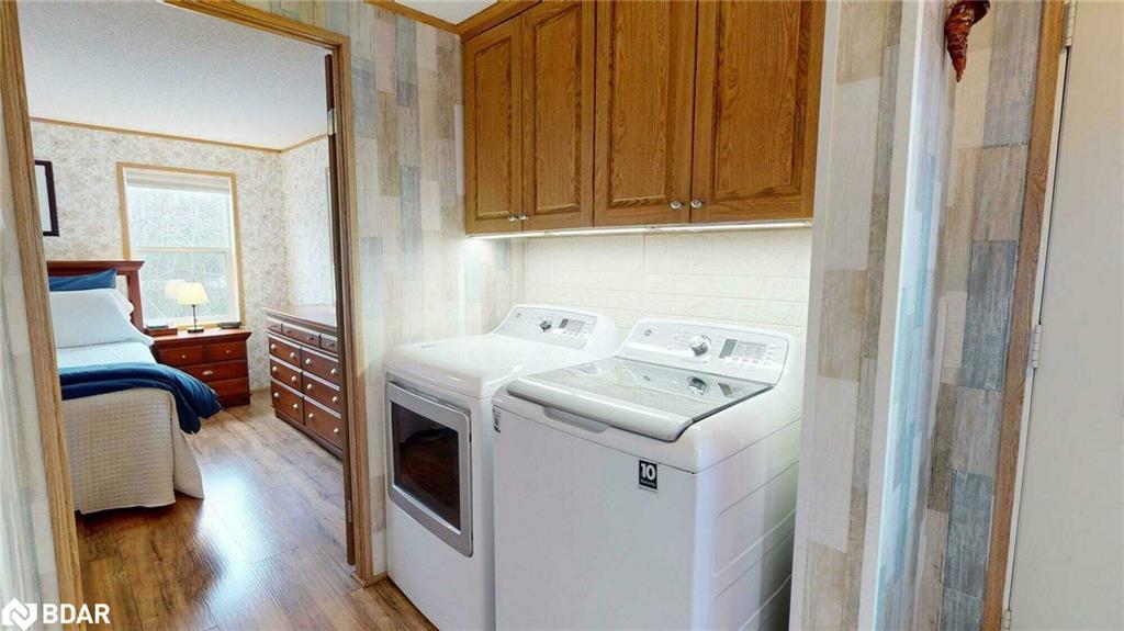 24 Jasper Heights, Puslinch, ON - Indoor Photo Showing Laundry Room