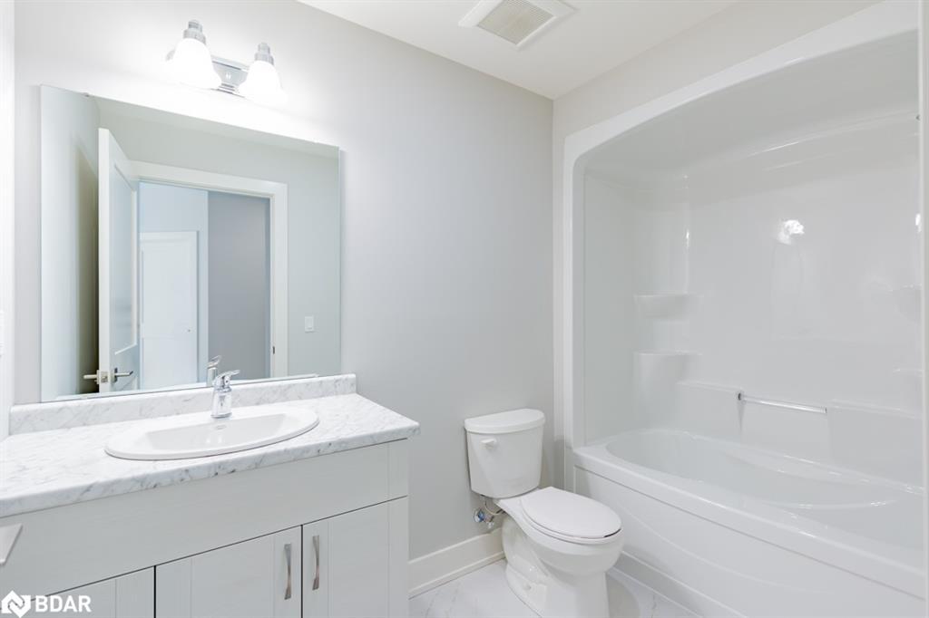 107-18 Campus Trail, Huntsville, ON - Indoor Photo Showing Bathroom