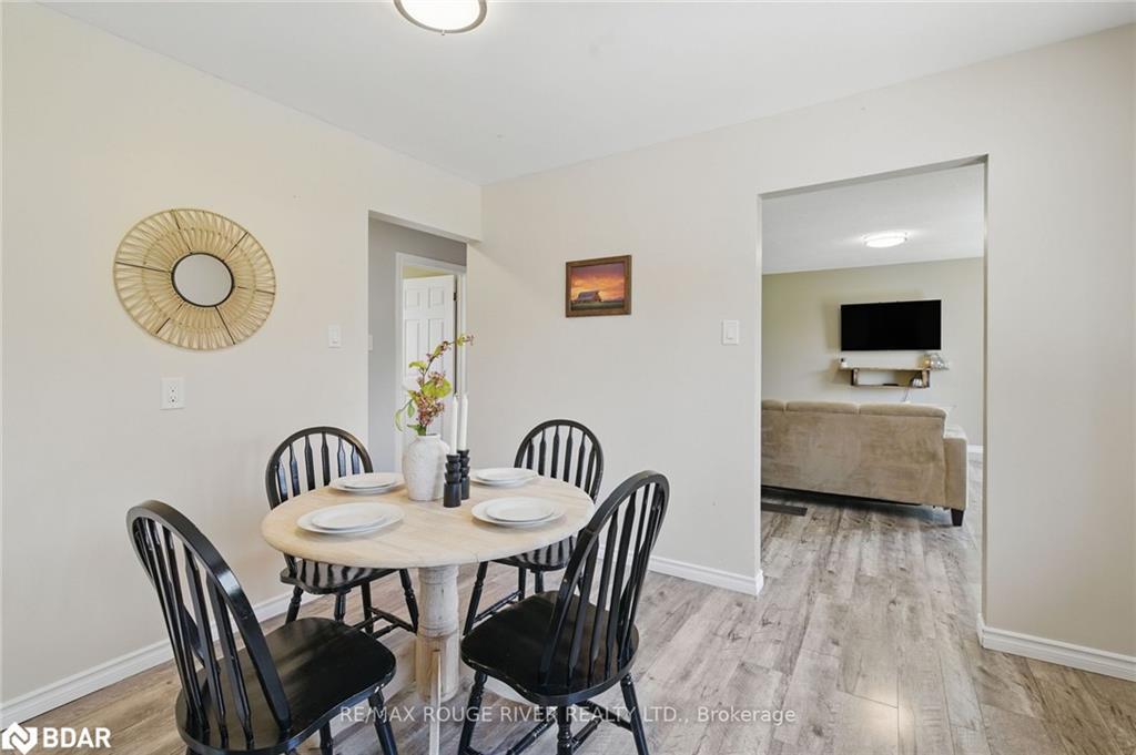 991 Douro Third Line, Douro-Dummer, ON - Indoor Photo Showing Dining Room