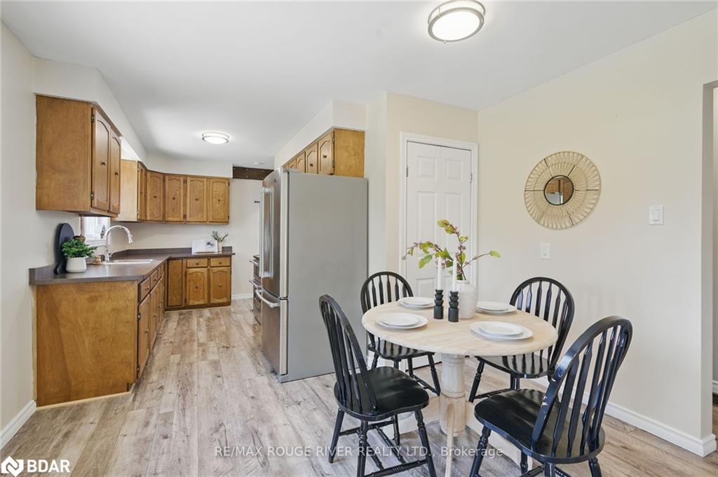 991 Douro Third Line, Douro-Dummer, ON - Indoor Photo Showing Dining Room