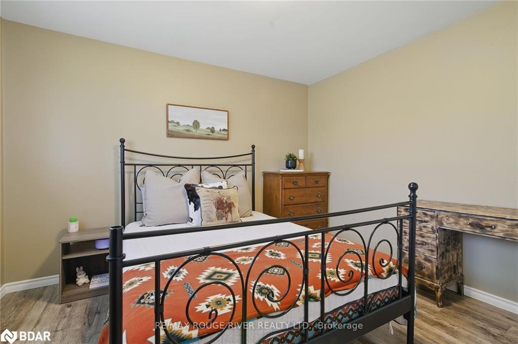 991 Douro Third Line, Douro-Dummer, ON - Indoor Photo Showing Bedroom