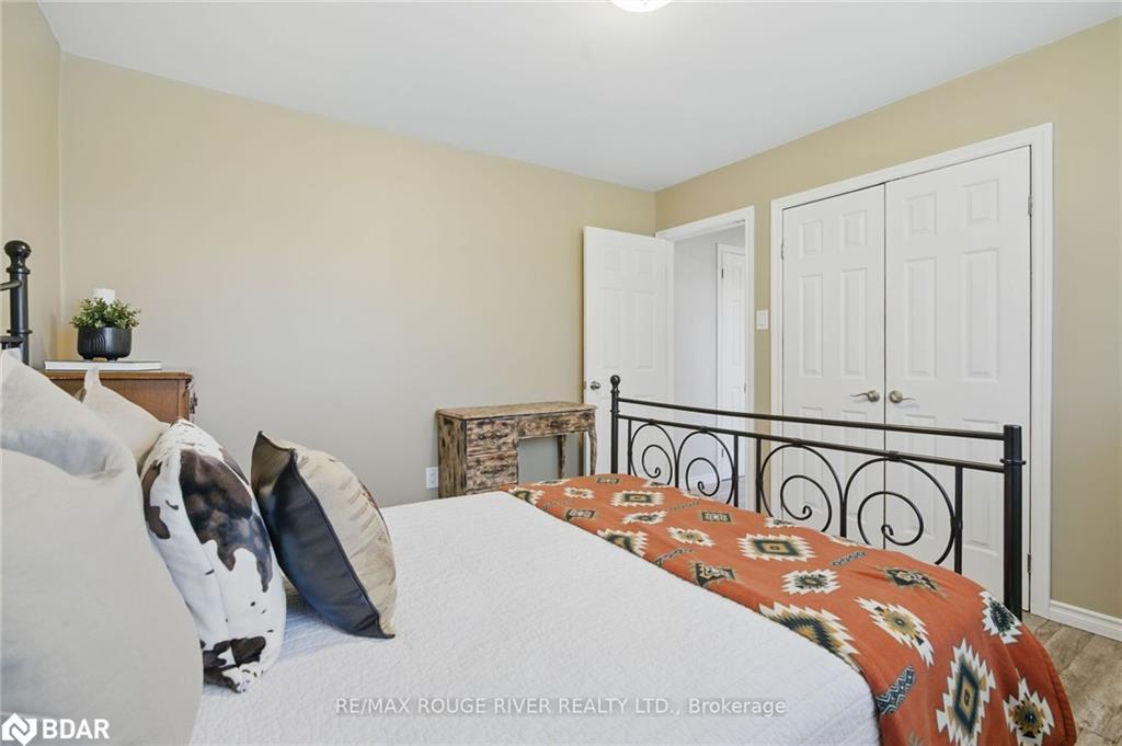 991 Douro Third Line, Douro-Dummer, ON - Indoor Photo Showing Bedroom