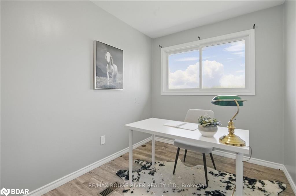 991 Douro Third Line, Douro-Dummer, ON - Indoor Photo Showing Office