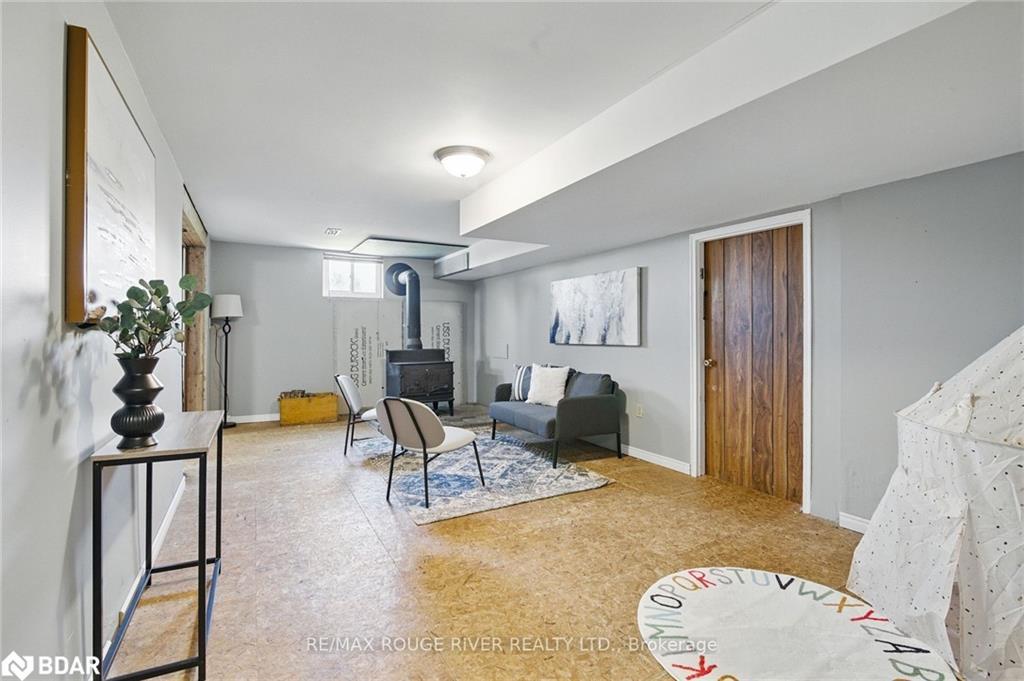 991 Douro Third Line, Douro-Dummer, ON - Indoor