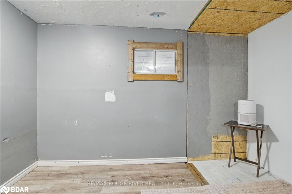 991 Douro Third Line, Douro-Dummer, ON - Indoor Photo Showing Other Room