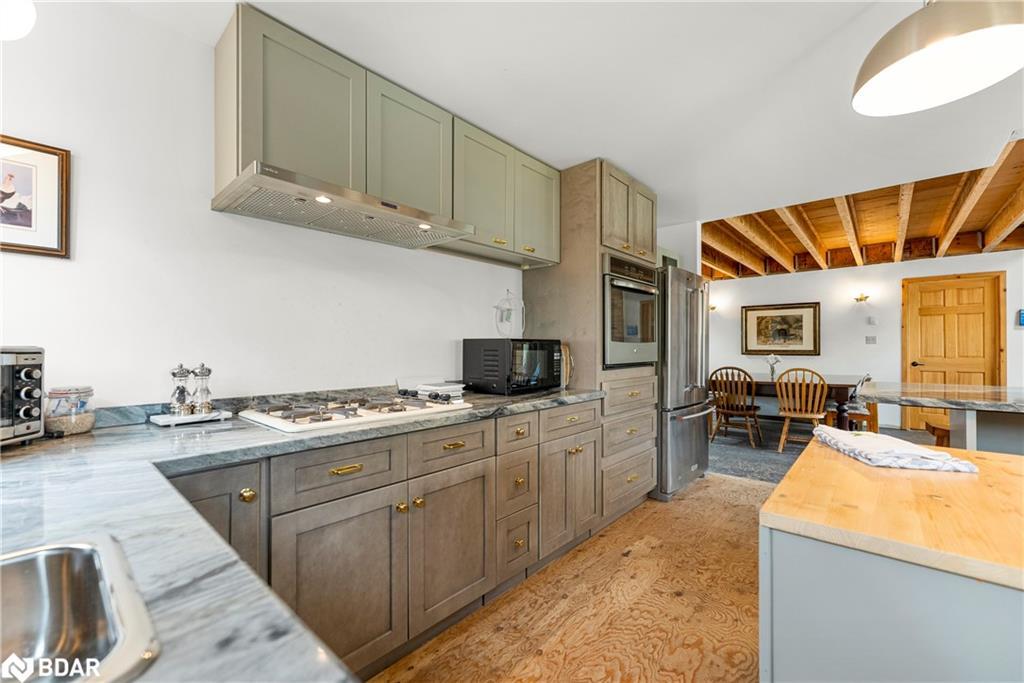 139 Hull'S Rd Road, North Kawartha Twp, ON - Indoor Photo Showing Kitchen