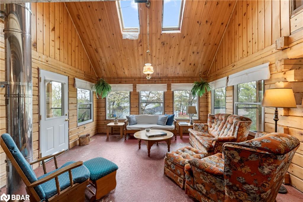 139 Hull'S Rd Road, North Kawartha Twp, ON - Indoor Photo Showing Living Room